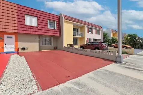 949 W 79th Street Hialeah FL 33014