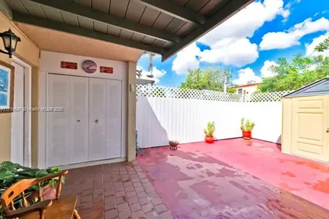 949 W 79th Street Hialeah FL 33014