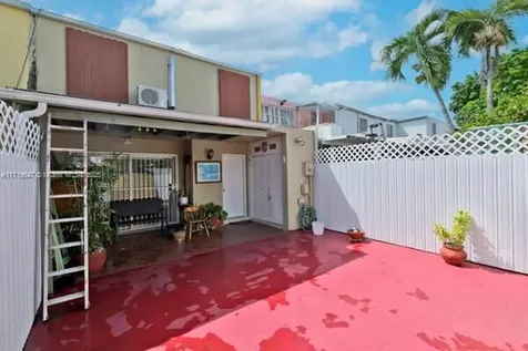 949 W 79th Street Hialeah FL 33014