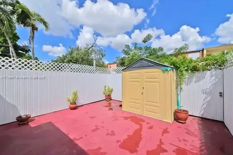 949 W 79th Street Hialeah FL 33014