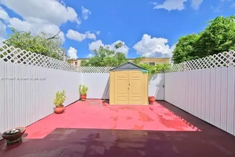 949 W 79th Street Hialeah FL 33014