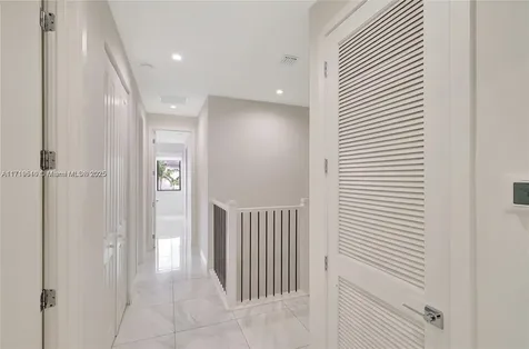 8261 NW 48th Terrace Doral FL 33166-5691