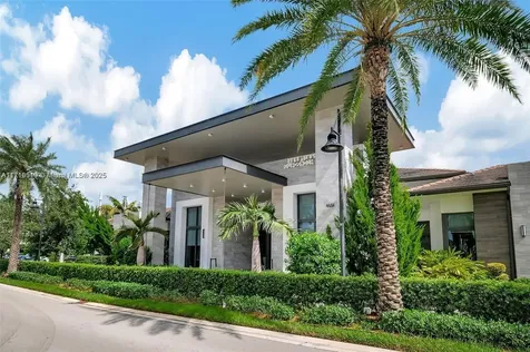 8261 NW 48th Terrace Doral FL 33166-5691