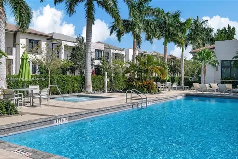 8261 NW 48th Terrace Doral FL 33166-5691
