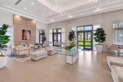 8261 NW 48th Terrace Doral FL 33166-5691