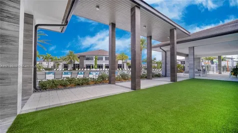 8261 NW 48th Terrace Doral FL 33166-5691