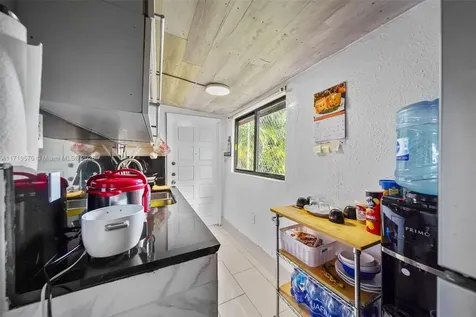 2286 NW 35th Street Miami FL 33142