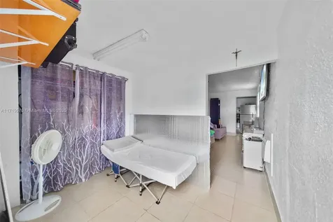 2286 NW 35th Street Miami FL 33142