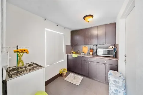 2286 NW 35th Street Miami FL 33142