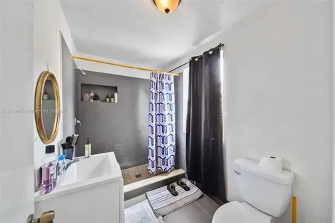 2286 NW 35th Street Miami FL 33142