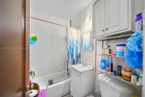 2286 NW 35th Street Miami FL 33142
