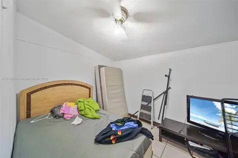 2286 NW 35th Street Miami FL 33142