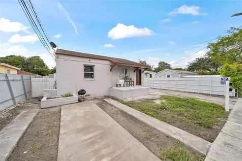 2286 NW 35th Street Miami FL 33142