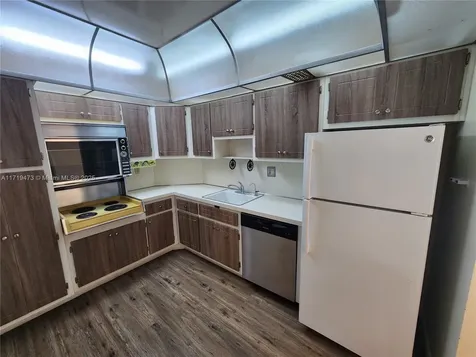 300 Bayview Drive Sunny Isles Beach FL 33160