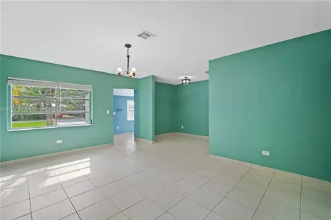 2023 NE 180th Street North Miami Beach FL 33162