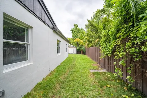 2023 NE 180th Street North Miami Beach FL 33162