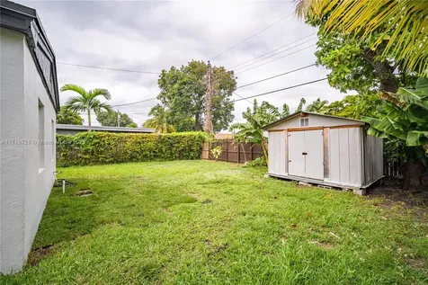 2023 NE 180th Street North Miami Beach FL 33162