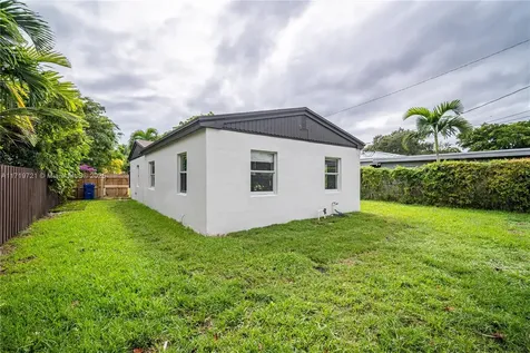 2023 NE 180th Street North Miami Beach FL 33162