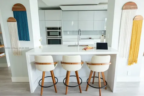 2655 Collins Avenue Miami Beach FL 33140