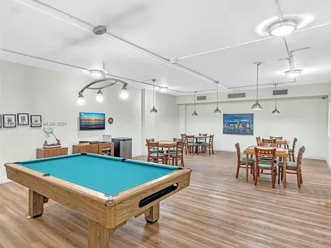 2655 Collins Avenue Miami Beach FL 33140