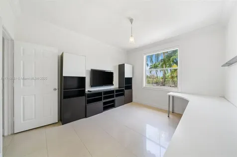 930 Lavender Circle Weston FL 33327