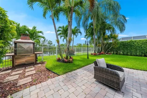 930 Lavender Circle Weston FL 33327