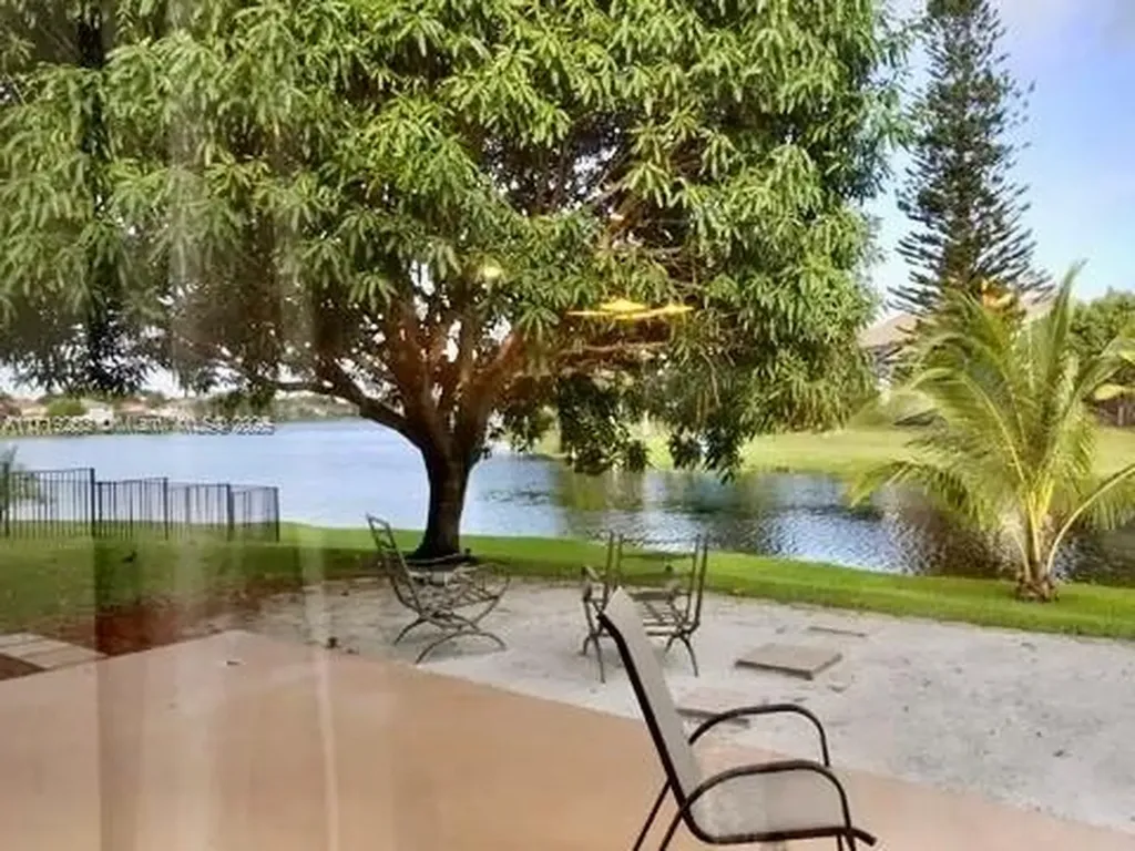 12137 Sunset Point Circle Wellington FL 33414