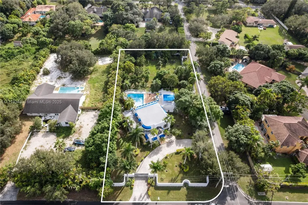 8390 SW 94th Street Miami FL 33156