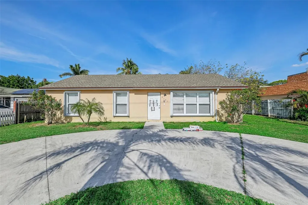 2685 Hypoluxo Road Lake Worth FL 33462