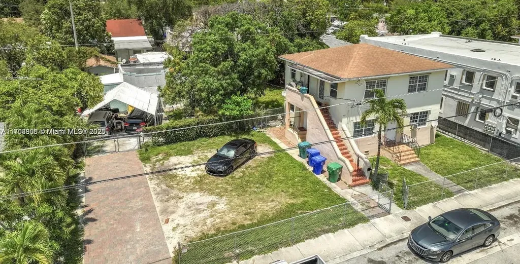 255 NW 32nd Street Miami FL 33127