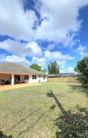 423 SW Byron Street Port St. Lucie FL 34983