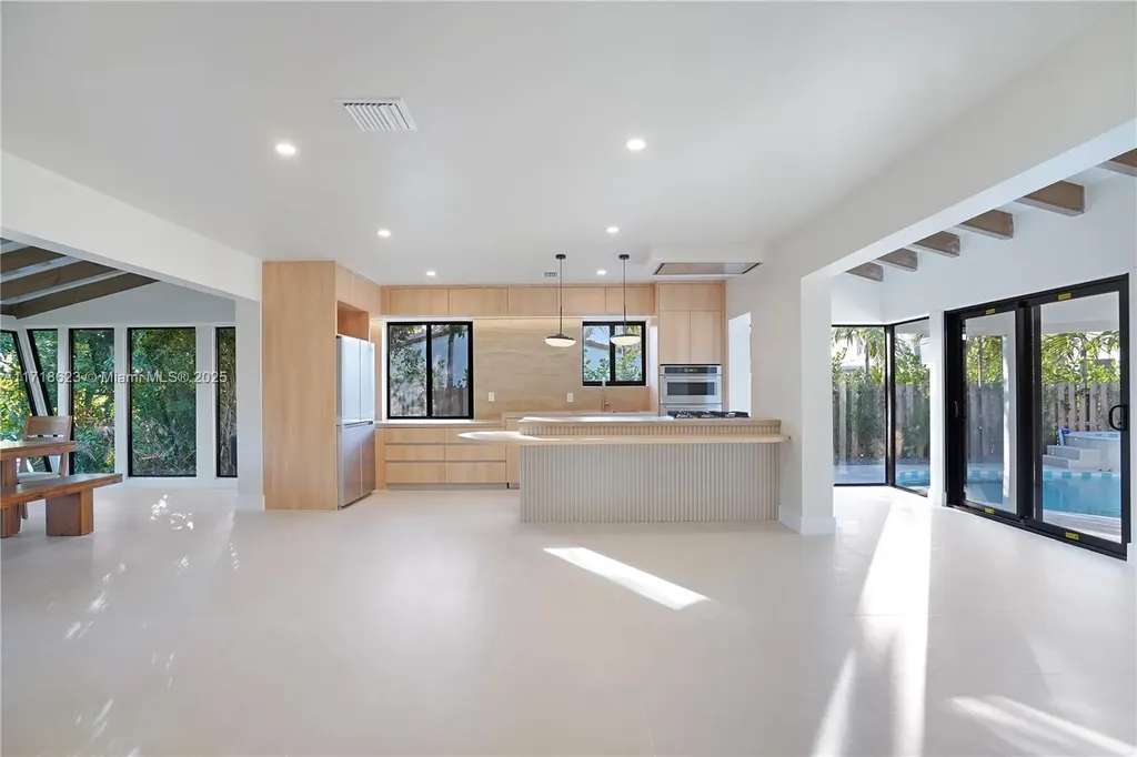 1645 NE 7th Place Fort Lauderdale FL 33304