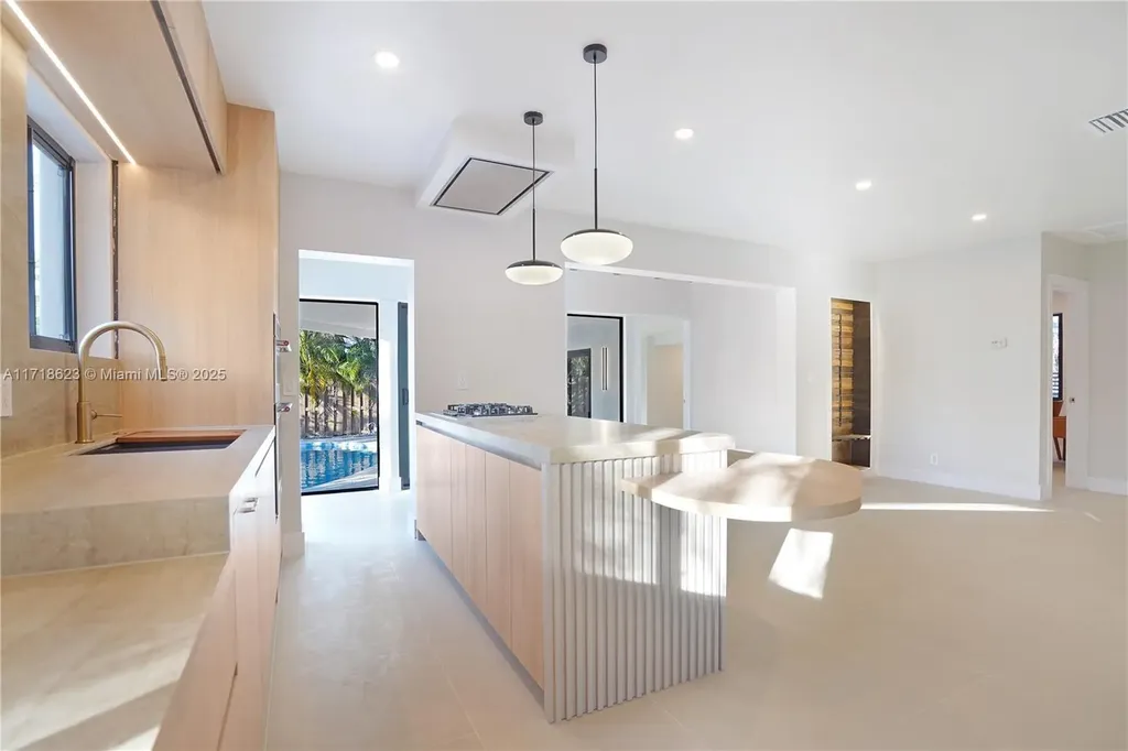 1645 NE 7th Place Fort Lauderdale FL 33304