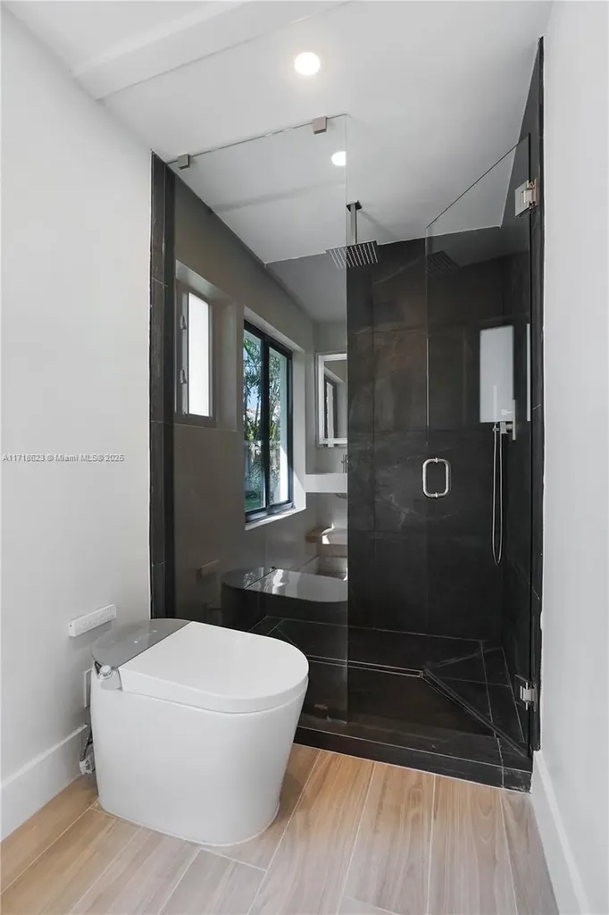 1645 NE 7th Place Fort Lauderdale FL 33304