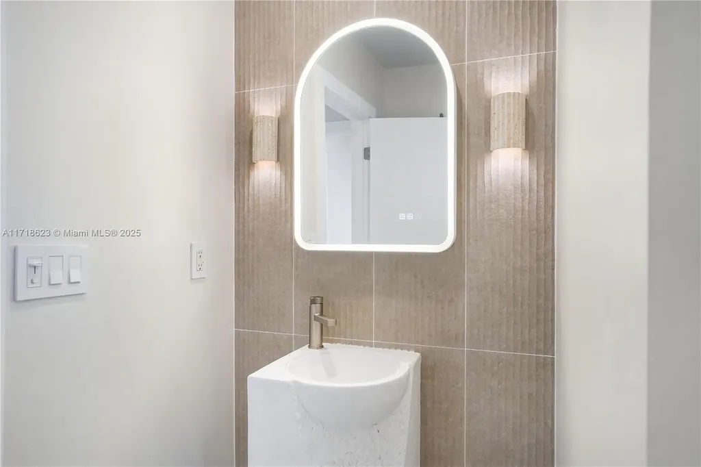 1645 NE 7th Place Fort Lauderdale FL 33304