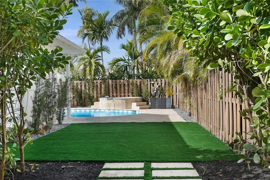 1645 NE 7th Place Fort Lauderdale FL 33304