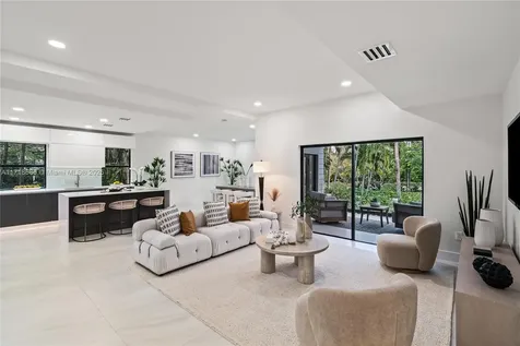 3515 E Fairview Street Miami FL 33133