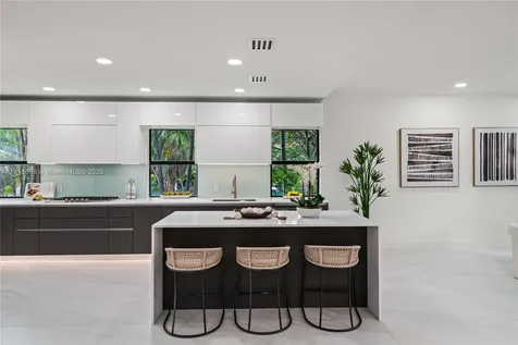 3515 E Fairview Street Miami FL 33133