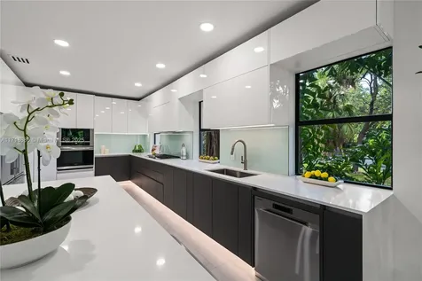 3515 E Fairview Street Miami FL 33133