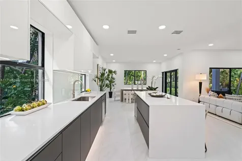 3515 E Fairview Street Miami FL 33133