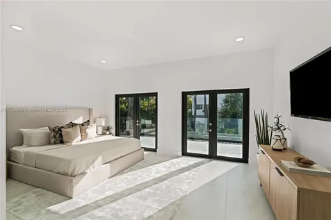 3515 E Fairview Street Miami FL 33133