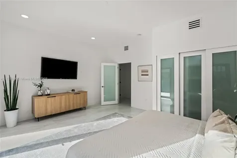 3515 E Fairview Street Miami FL 33133