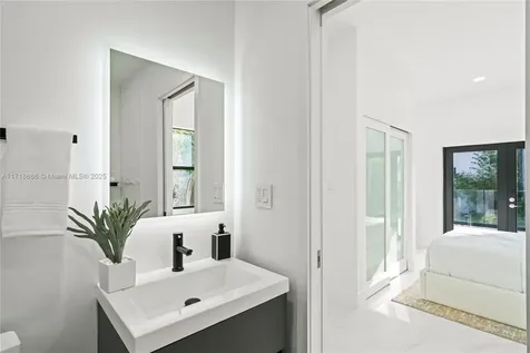3515 E Fairview Street Miami FL 33133