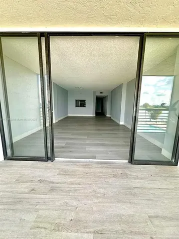 20840 San Simeon Way Miami FL 33179