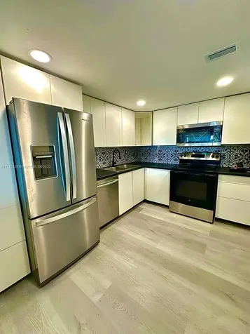 20840 San Simeon Way Miami FL 33179