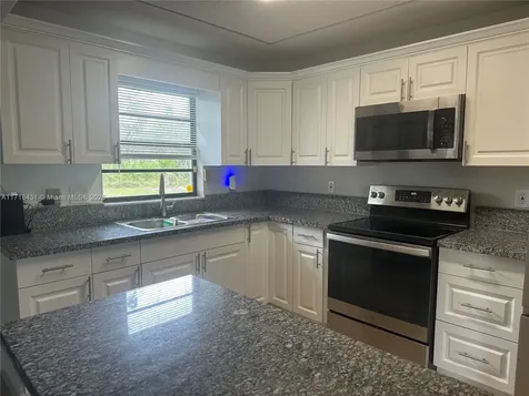 529 Aston Martin Drive Sebring FL 33872
