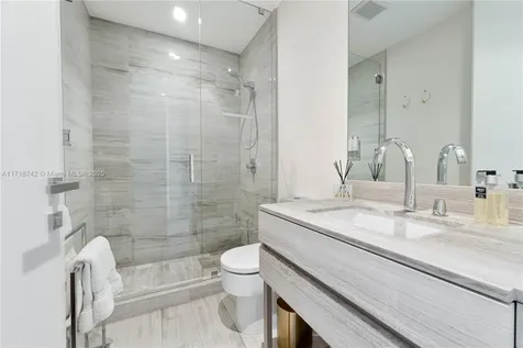 18975 Collins Avenue Sunny Isles Beach FL 33160