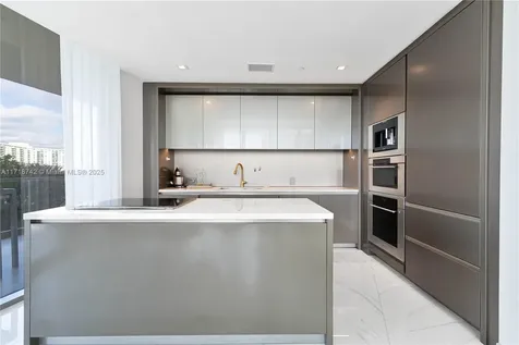 18975 Collins Avenue Sunny Isles Beach FL 33160