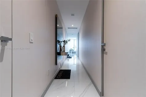 18975 Collins Avenue Sunny Isles Beach FL 33160
