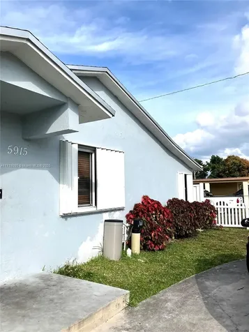 5915 Mayo Street Hollywood FL 33023